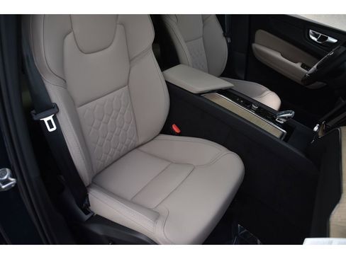 New 2026 Volvo XC60 B5 Plus w/ Protection Package Premier AWD/4WD image 30