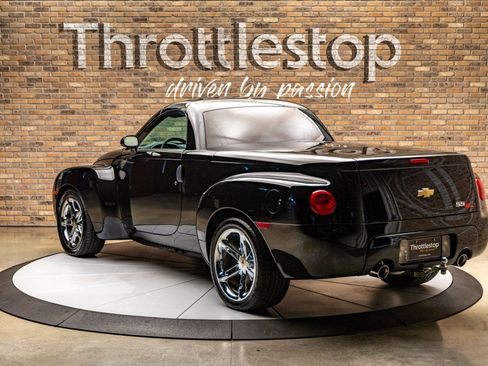 Used 2005 Chevrolet SSR w/ Preferred Equipment Group image 10