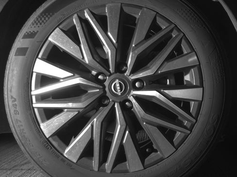 Used 2025 Nissan Altima 2.5 SV image 13