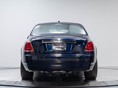 Used 2018 Rolls-Royce Ghost RWD image 56