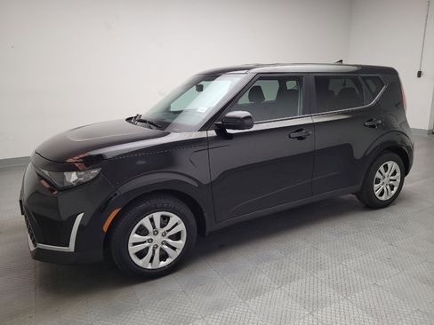 Used 2023 Kia Soul LX image 2