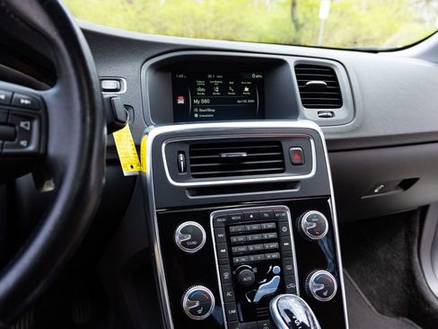 Used 2015 Volvo S60 T6 Platinum FWD image 31