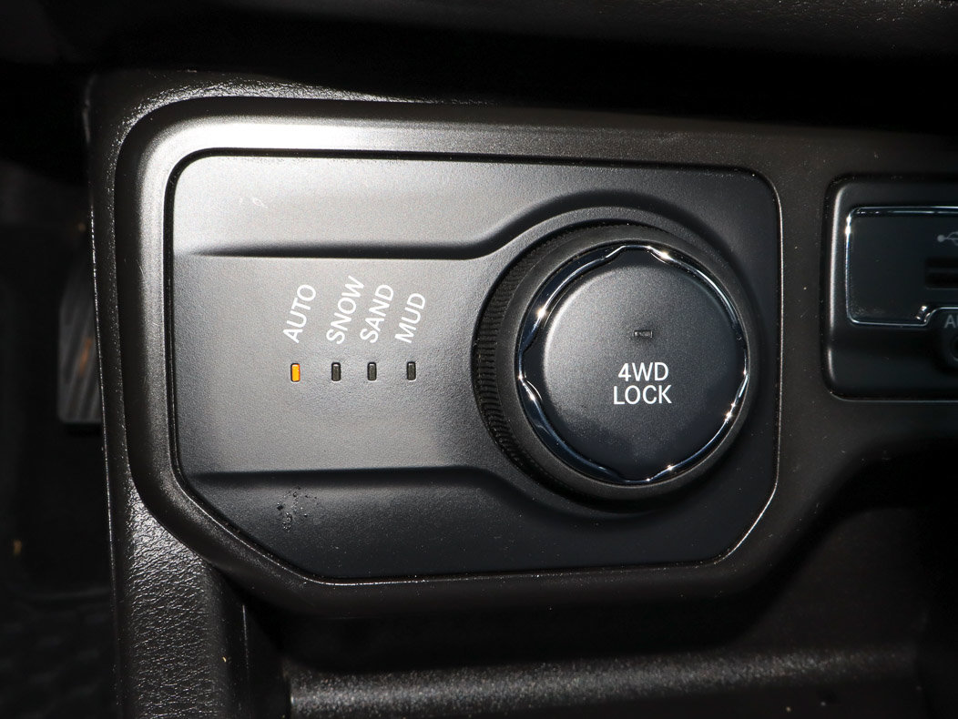 Used 2022 Jeep Renegade Latitude AWD/4WD image 18