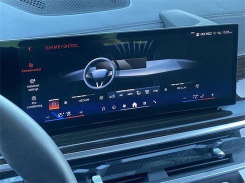 Certified 2024 BMW X5 xDrive50e w/ Premium Package image 32