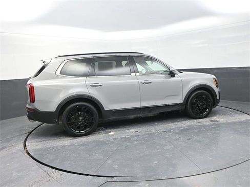 Used 2022 Kia Telluride EX w/ EX Premium Package image 8