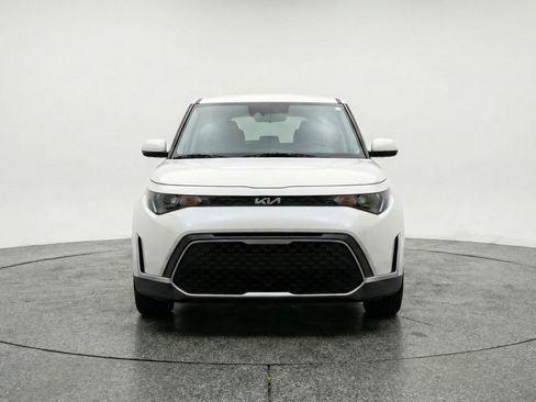 Used 2025 Kia Soul LX w/ LX Technology Package image 2