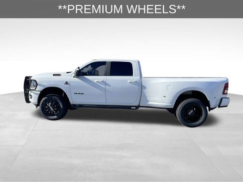Used 2023 RAM 3500 Big Horn w/ Night Edition image 9