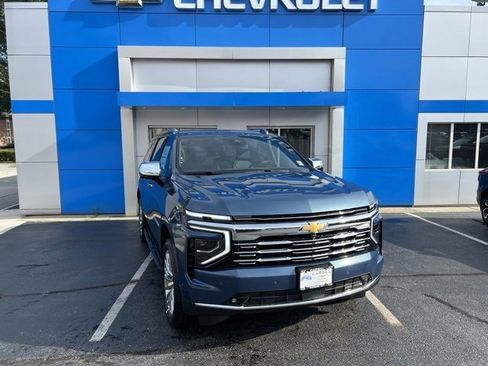 New 2025 Chevrolet Suburban Premier image 3