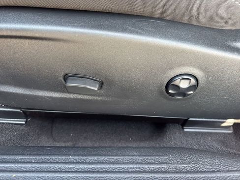 Used 2021 Dodge Challenger SXT image 10