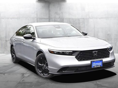 New 2025 Honda Accord SE image 2