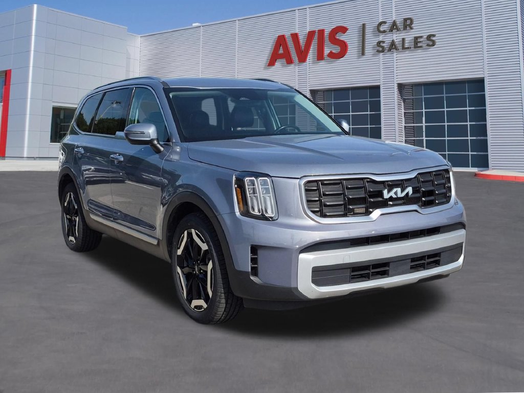 Used 2025 Kia Telluride S FWD image 3