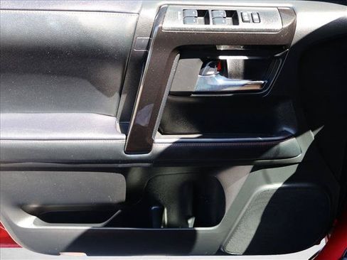 Used 2021 Toyota 4Runner Venture w/ Moonroof Package AWD/4WD image 11