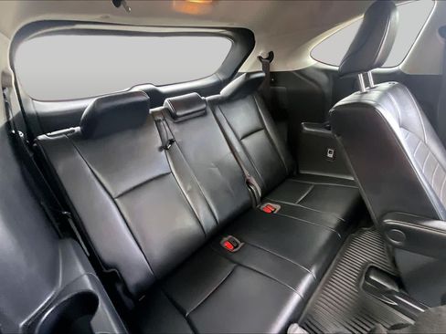 Used 2021 Toyota Highlander XLE FWD image 36