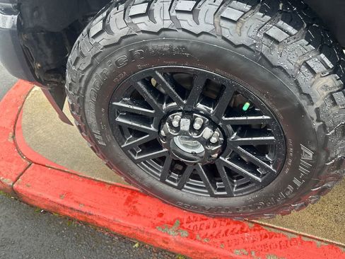 Used 2021 Ford F350 Lariat image 25