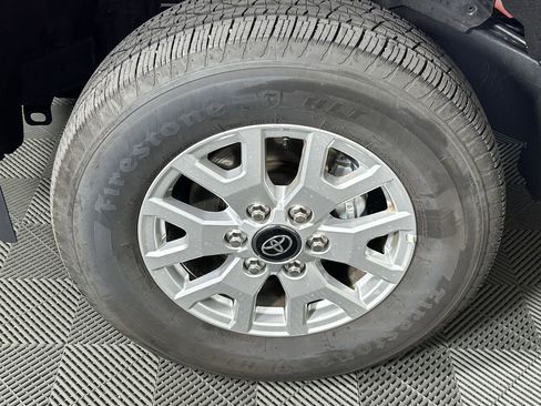 Used 2025 Toyota Tacoma SR5 image 9