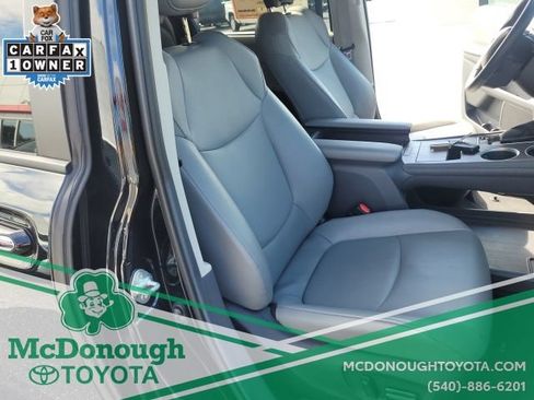 Used 2024 Toyota Sienna XLE FWD image 24