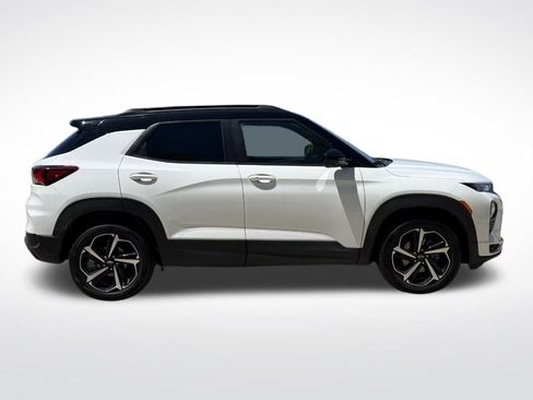 Used 2023 Chevrolet TrailBlazer RS w/ Sun and Liftgate Package AWD/4WD image 2