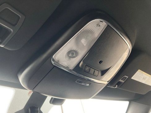 Used 2021 Jeep Grand Cherokee Laredo image 28