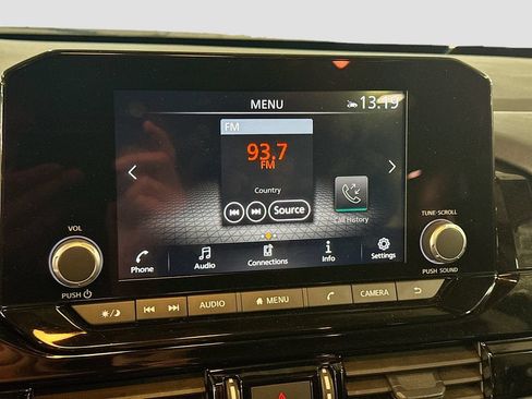 Used 2024 Nissan Pathfinder SV AWD/4WD image 16