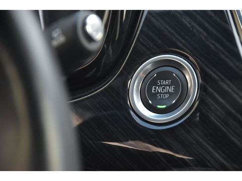 Used 2025 Cadillac XT6 Premium Luxury image 36