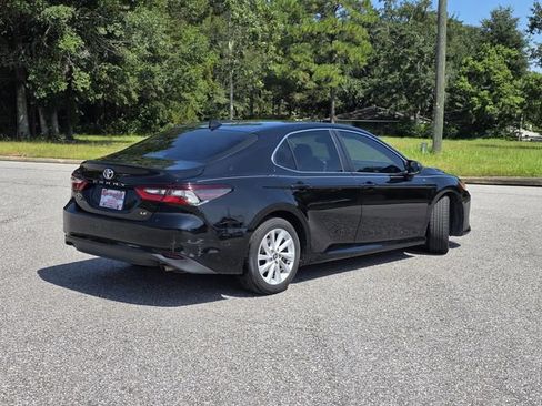 Used 2022 Toyota Camry LE FWD image 5