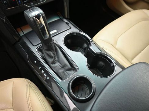 Used 2016 Ford Explorer XLT w/ Equipment Group 202A image 30