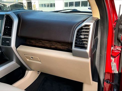 Used 2019 Ford F150 Lariat RWD image 18
