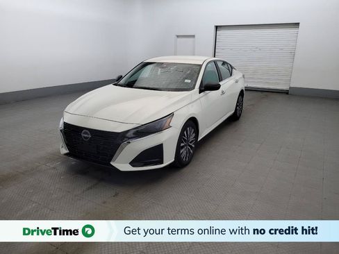 Used 2025 Nissan Altima 2.5 SV FWD image 1