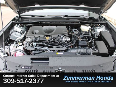 Used 2025 Toyota Camry SE image 19