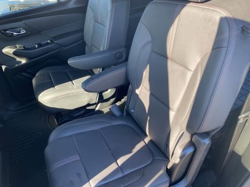 Used 2023 Chevrolet Traverse RS image 13