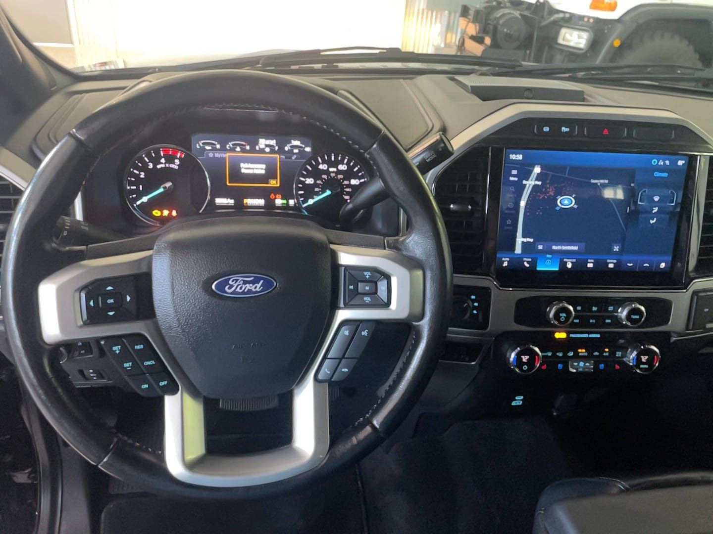 Used 2022 Ford F350 Lariat w/ Lariat Ultimate Package AWD/4WD image 11