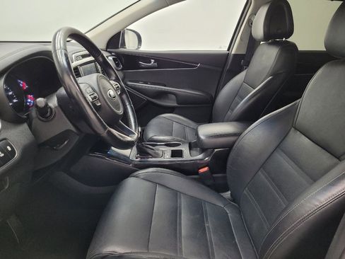 Used 2016 Kia Sorento SX image 17