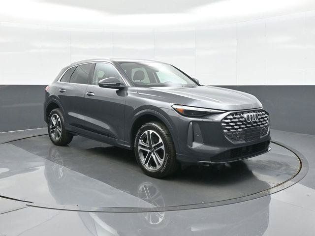 Used 2025 Audi Q5 Premium w/ Convenience Package AWD/4WD image 1