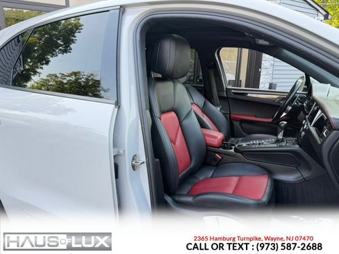 Used 2019 Porsche Macan AWD/4WD image 2