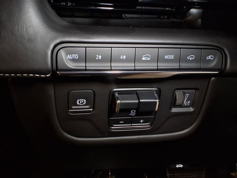 Certified 2023 Cadillac Escalade ESV Premium Luxury Platinum image 14