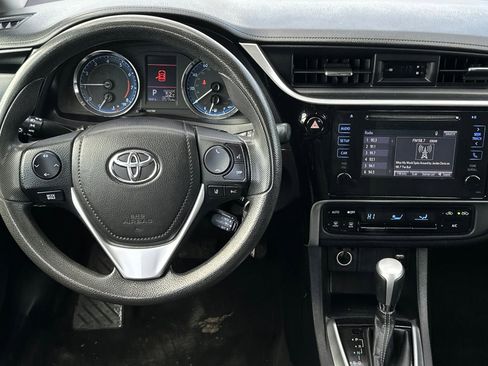 Used 2017 Toyota Corolla LE image 14
