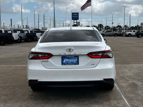Used 2022 Toyota Camry LE FWD image 9