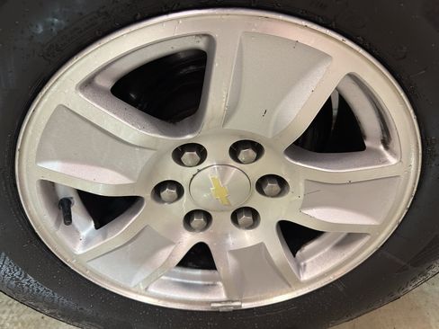 Used 2018 Chevrolet Silverado 1500 LT w/ All Star Edition image 32