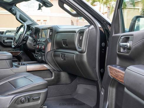 Used 2019 Chevrolet Silverado 1500 High Country w/ Technology Package AWD/4WD image 50