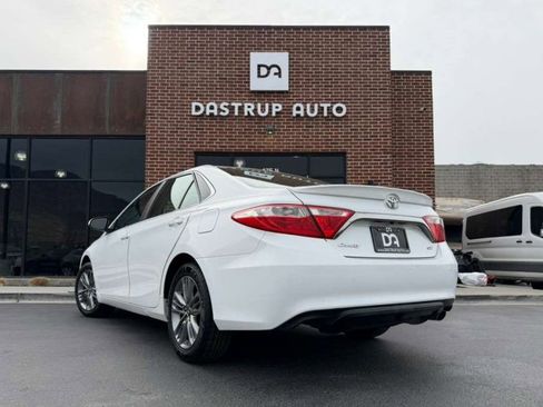 Used 2016 Toyota Camry SE FWD image 4