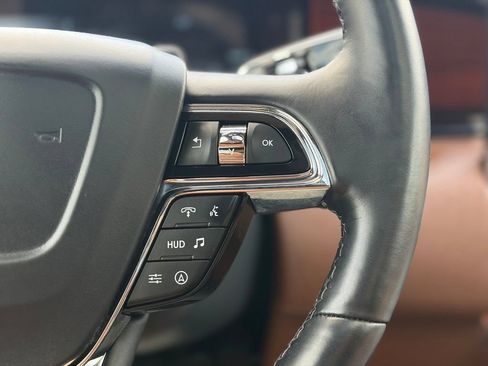 Used 2022 Lincoln Navigator Reserve AWD/4WD image 32