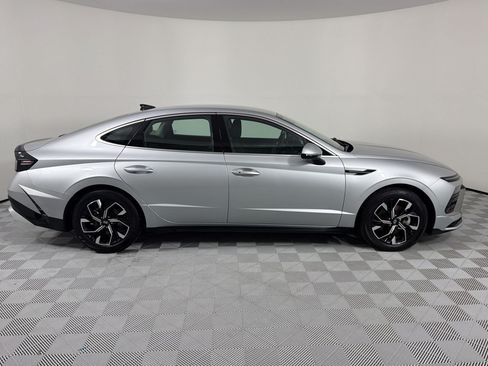 Used 2025 Hyundai Sonata SEL FWD image 8