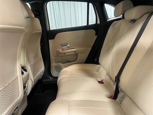 Used 2025 Mercedes-Benz GLA 250 4MATIC image 25