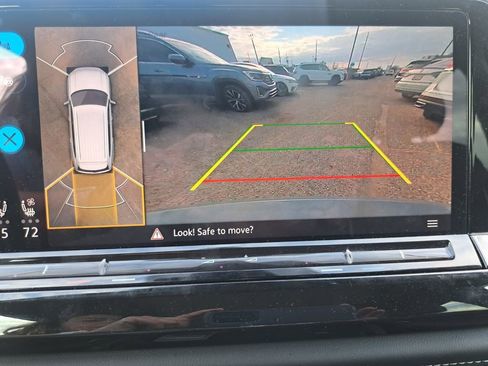 Used 2025 Volkswagen Atlas SEL Premium R-Line image 11