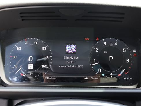 Used 2024 Land Rover Discovery S AWD/4WD image 44