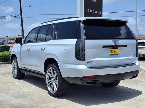 Used 2026 Cadillac Escalade Sport w/ Touring Package AWD/4WD image 4