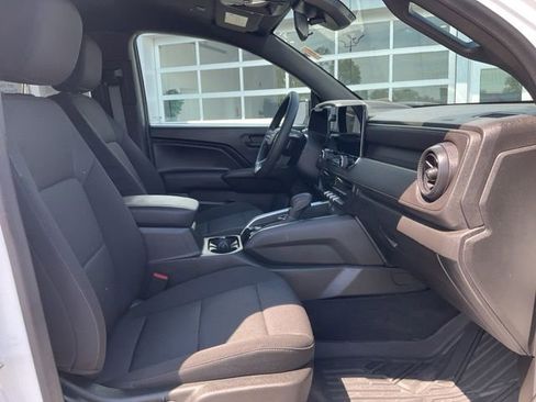 Used 2024 Chevrolet Colorado Trail Boss w/ Technology Package AWD/4WD image 9