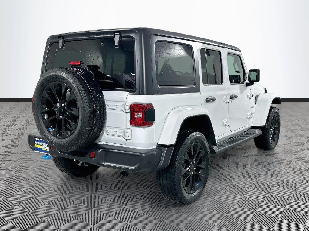Used 2023 Jeep Wrangler Unlimited Sahara w/ Cold Weather Group AWD/4WD image 7