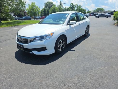 Used 2017 Honda Accord LX image 3