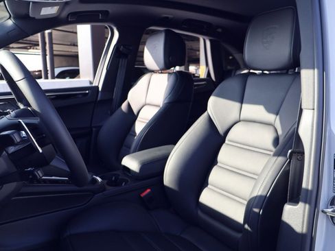 New 2026 Porsche Macan S AWD/4WD image 5